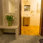 아파트호텔 Grand Tatry - Miejsce Na Wyjatkowy Dla Ciebie I Twojej Rodziny! - Sauna I Jacuzzi Wliczone W Cene Pobytu - 10 Minut Pieszo Od Term Bania 3*