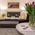 Grand Tatry - Miejsce Na Wyjatkowy Dla Ciebie I Twojej Rodziny! - Sauna I Jacuzzi Wliczone W Cene Pobytu - 10 Minut Pieszo Od Term Bania 3* 비아우카 타트르잔스카