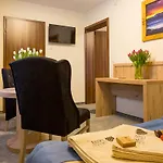 아파트호텔 Grand Tatry - Miejsce Na Wyjatkowy Dla Ciebie I Twojej Rodziny! - Sauna I Jacuzzi Wliczone W Cene Pobytu - 10 Minut Pieszo Od Term Bania 3*