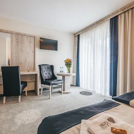 Hotel apartamentowy Grand Tatry - Miejsce Na Wyjatkowy Dla Ciebie I Twojej Rodziny! - Sauna I Jacuzzi Wliczone W Cene Pobytu -10 Minut Pieszo Od Term Bania 3*
