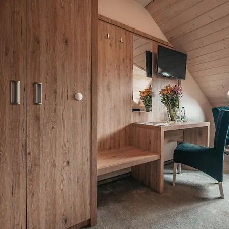 Hotel apartamentowy Grand Tatry - Miejsce Na Wyjatkowy Dla Ciebie I Twojej Rodziny! - Sauna I Jacuzzi Wliczone W Cene Pobytu -10 Minut Pieszo Od Term Bania 3*