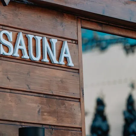 Grand Tatry - Miejsce Na Wyjatkowy Dla Ciebie I Twojej Rodziny! - Sauna I Jacuzzi Wliczone W Cene Pobytu - 10 Minut Pieszo Od Term Bania Lägenhetshotell 3*