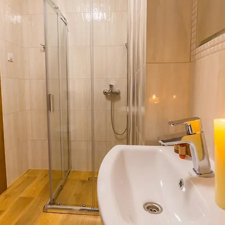 Lägenhetshotell Grand Tatry - Miejsce Na Wyjatkowy Dla Ciebie I Twojej Rodziny! - Sauna I Jacuzzi Wliczone W Cene Pobytu - 10 Minut Pieszo Od Term Bania 3*