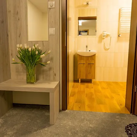 Lägenhetshotell Grand Tatry - Miejsce Na Wyjatkowy Dla Ciebie I Twojej Rodziny! - Sauna I Jacuzzi Wliczone W Cene Pobytu - 10 Minut Pieszo Od Term Bania 3*